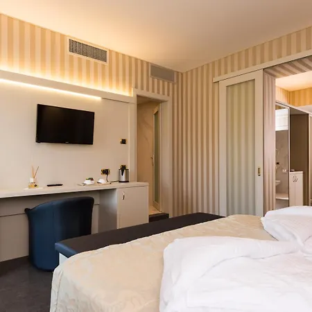 Villa Nicolli Romantic Spa Resort - Adults Only Riva del Garda Exterior photo