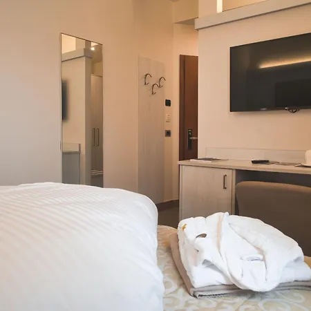Villa Nicolli Romantic Spa Resort - Adults Only Riva del Garda Exterior photo
