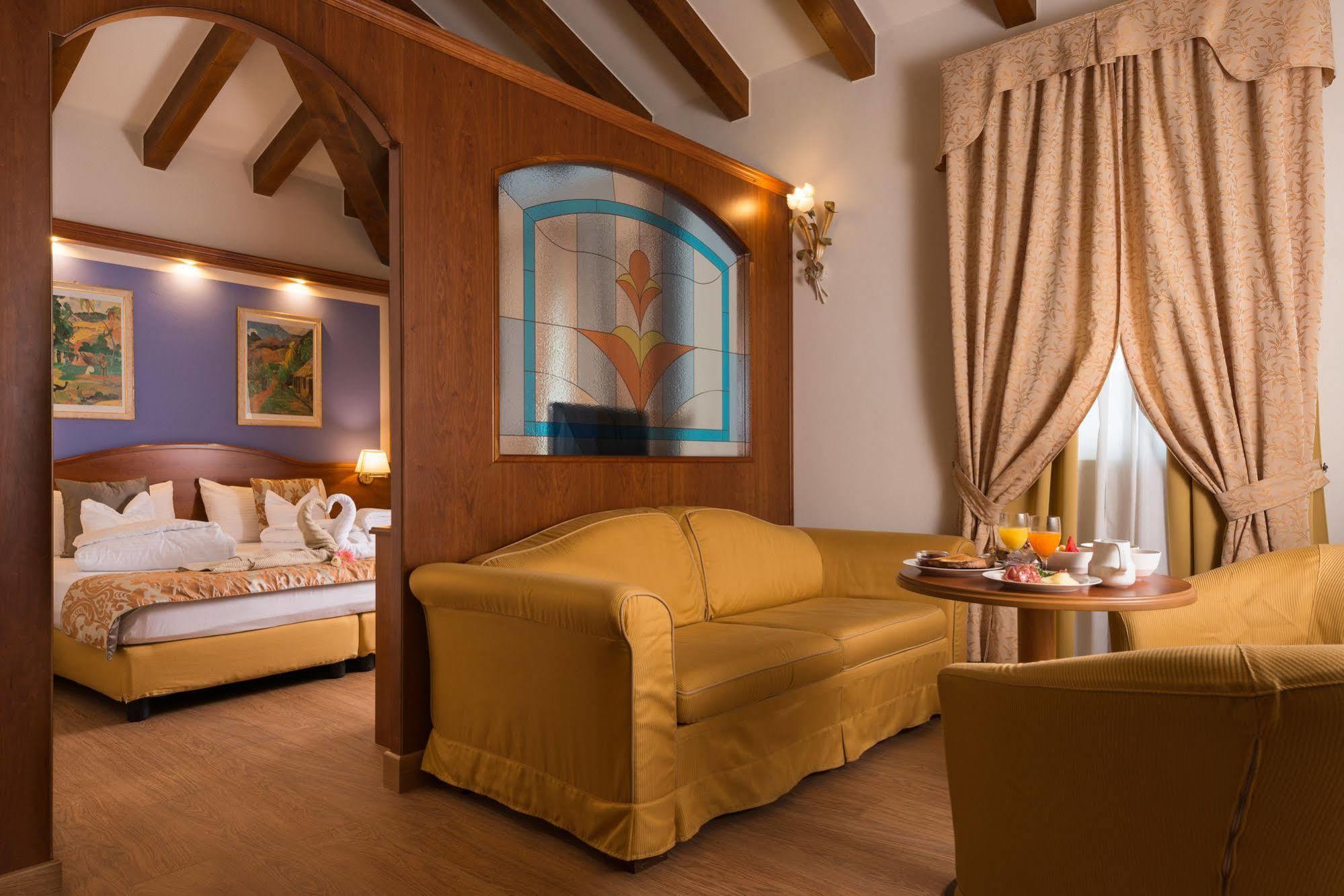 Nicolli Romantic - Adults Only 4*